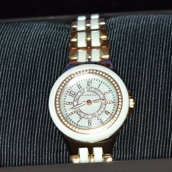Oniss Paris Austrian Crystal Watch - Picture 1 of 14